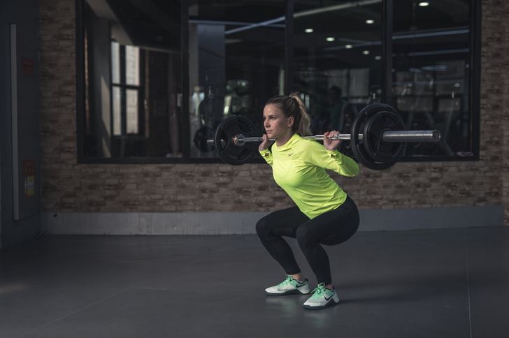girl in weights